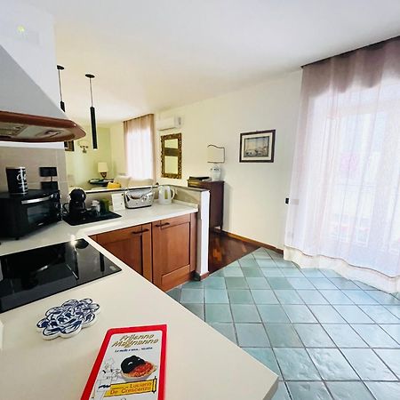 Re Gallo Luxury Apartment Plebiscito In Via Chiaia Napoli Dış mekan fotoğraf