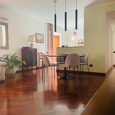 Re Gallo Luxury Apartment Plebiscito In Via Chiaia Napoli Dış mekan fotoğraf