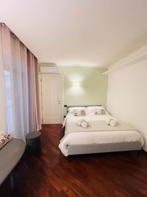 Re Gallo Luxury Apartment Plebiscito In Via Chiaia Napoli Dış mekan fotoğraf