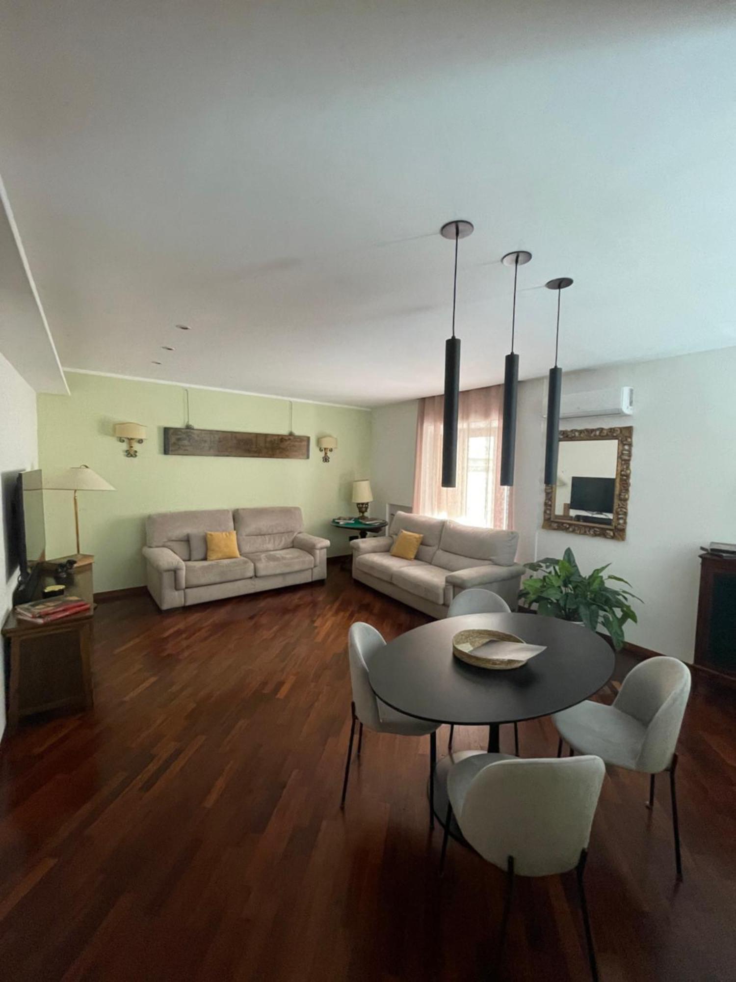 Re Gallo Luxury Apartment Plebiscito In Via Chiaia Napoli Dış mekan fotoğraf